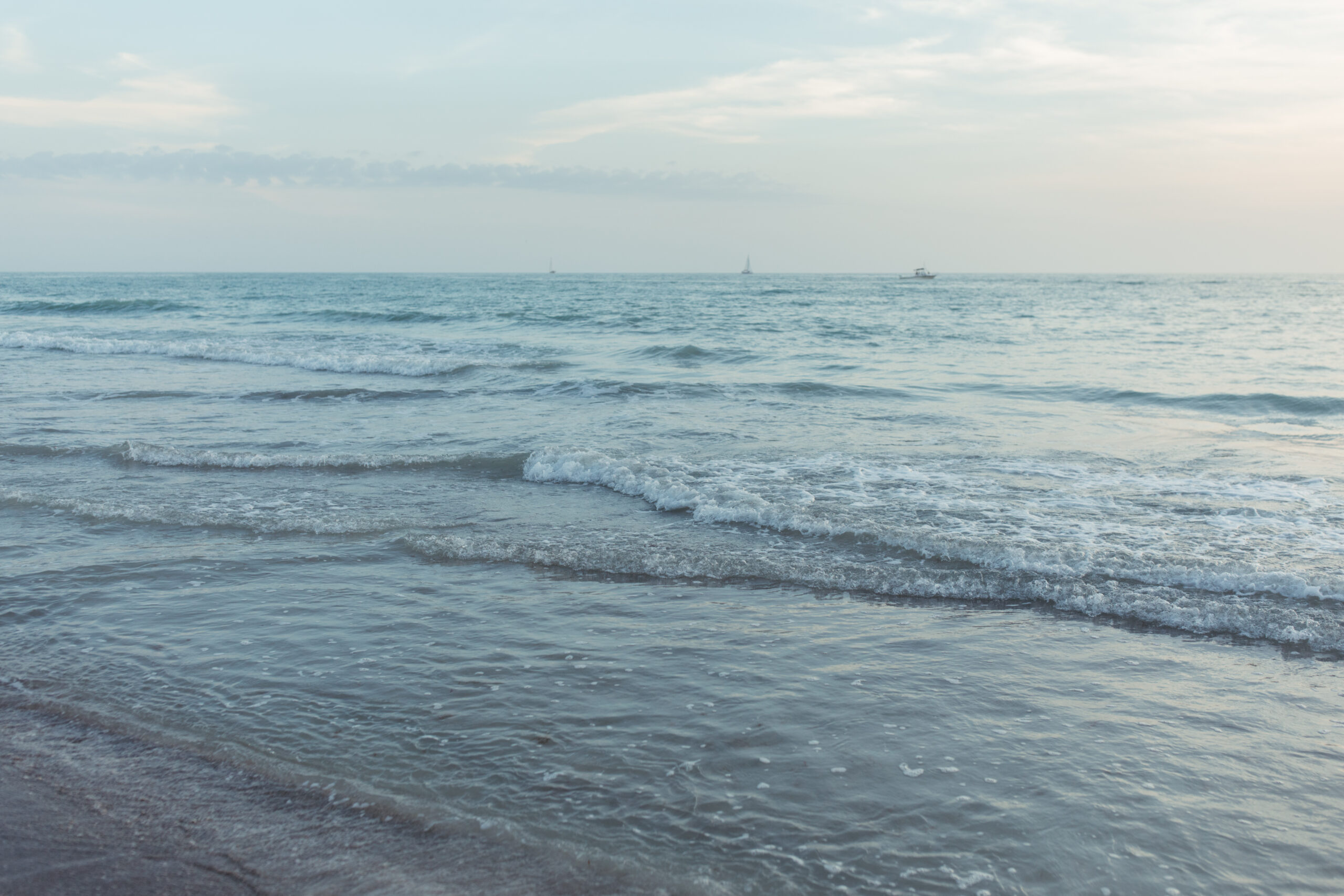 Lifestyle Family Photographer from Cincinnati, Ohio in Venice Beach, Florida